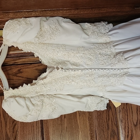 Vintage Victorian wedding gown NWT size 8, cream beautiful beading - Picture 6 of 10